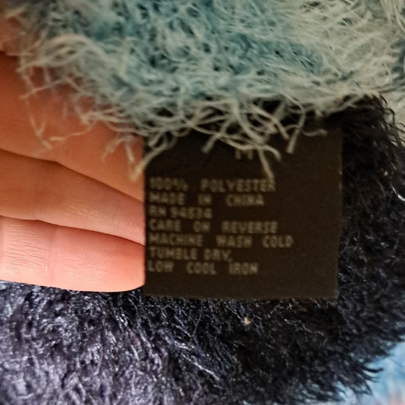 ✨ Y2K Fuzzy Colorblock Turtleneck | Retro Statement Sweater - Picture 3 of 9